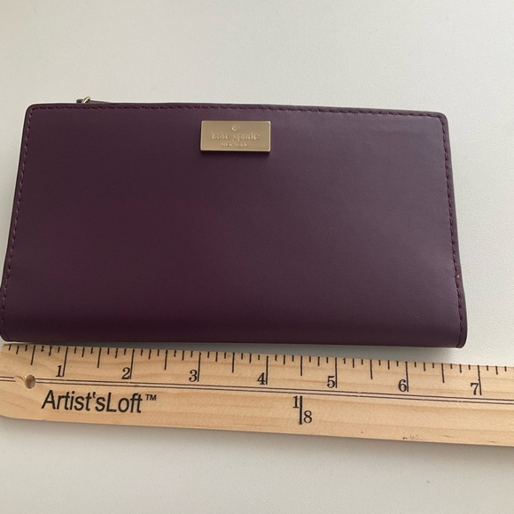 Kate Spade New York Braylon Leather Plum Wallet with Gold Plate NWT - Picture 9 of 10